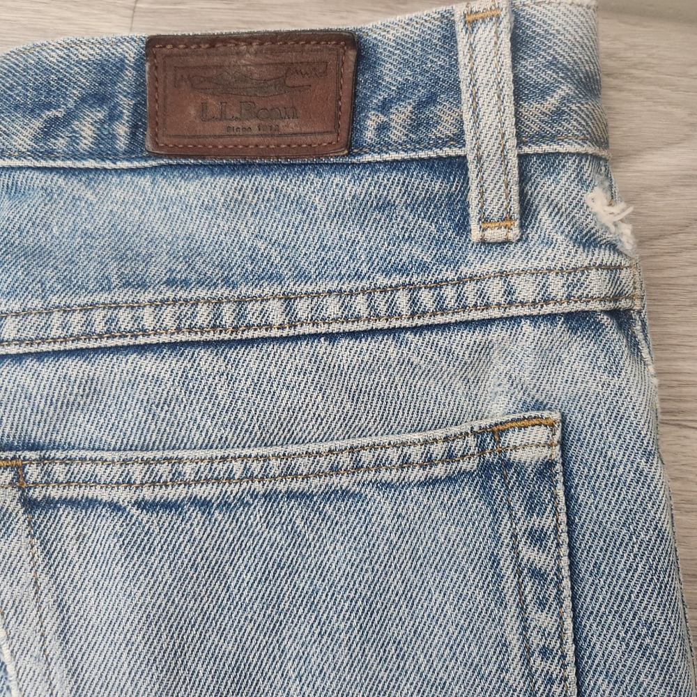 Vintage LL Bean Light Wash Natural Fit Jeans 33x34 Distressed Denim Straight Leg - Picture 6 of 16
